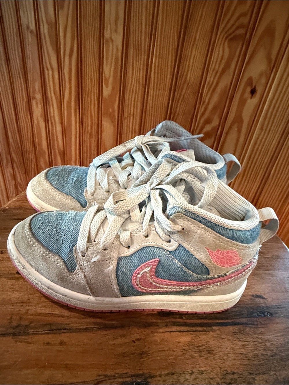 Nike Kids Mid-Top Sneakers in Light Blue and Pink
